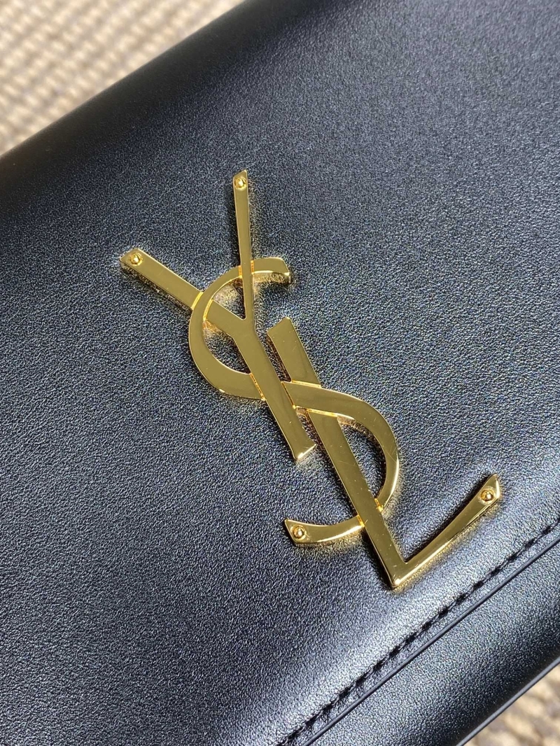 Y51 clutch bags